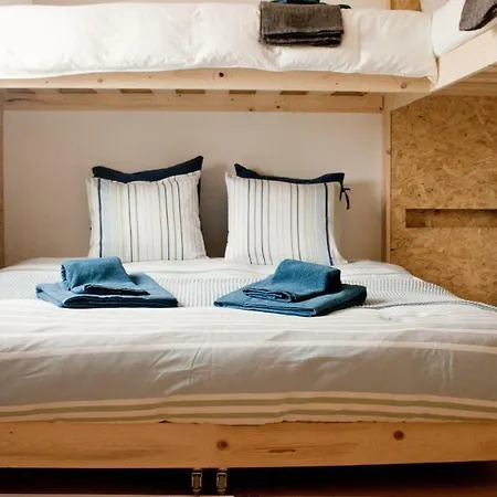 Bed & Breakfast Kokua Surfarm 2*